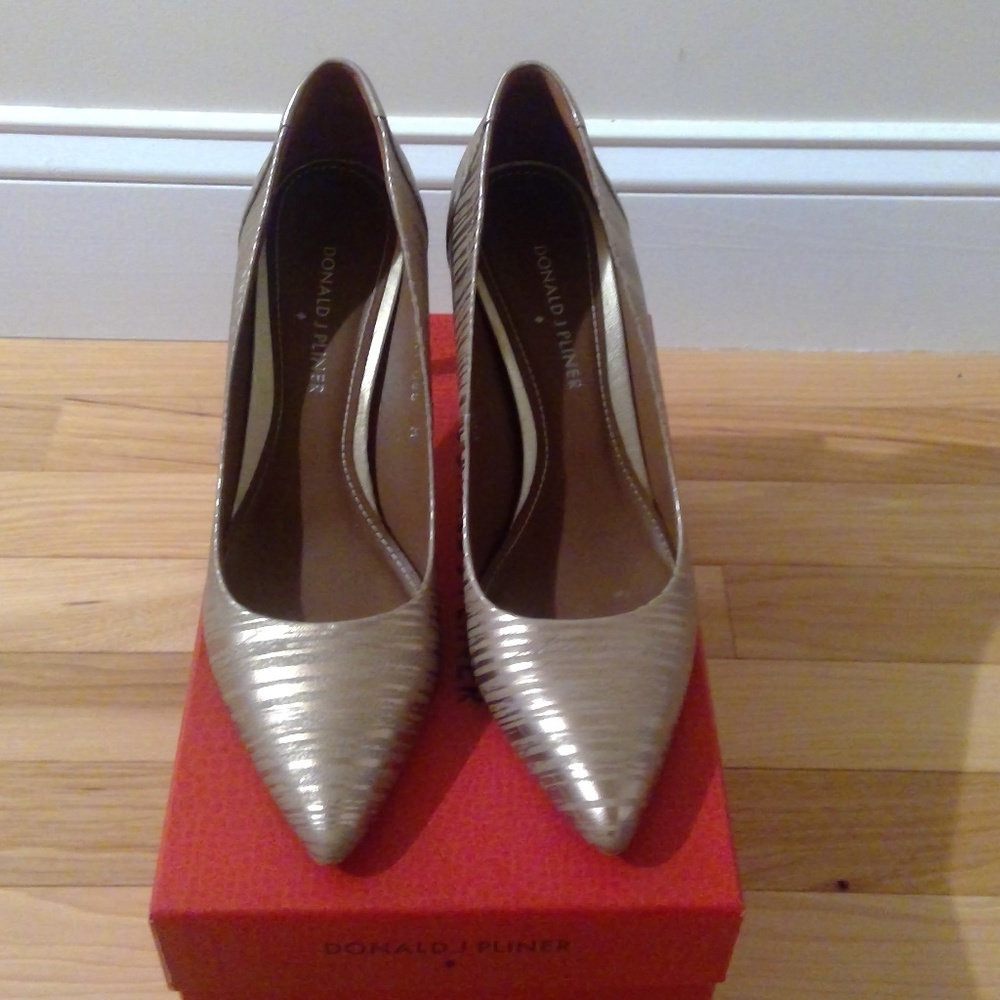 Platinum Gold Metallic Pumps